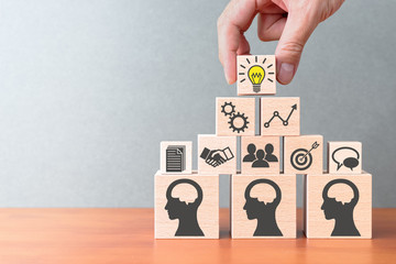 哪些养生知识适合在秋季发给顾客？